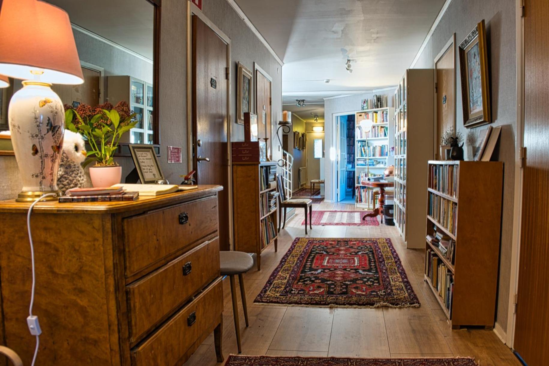 Bed And Books Pa Oesterlens Gaesthaerbaerge Glemminge Exterior photo
