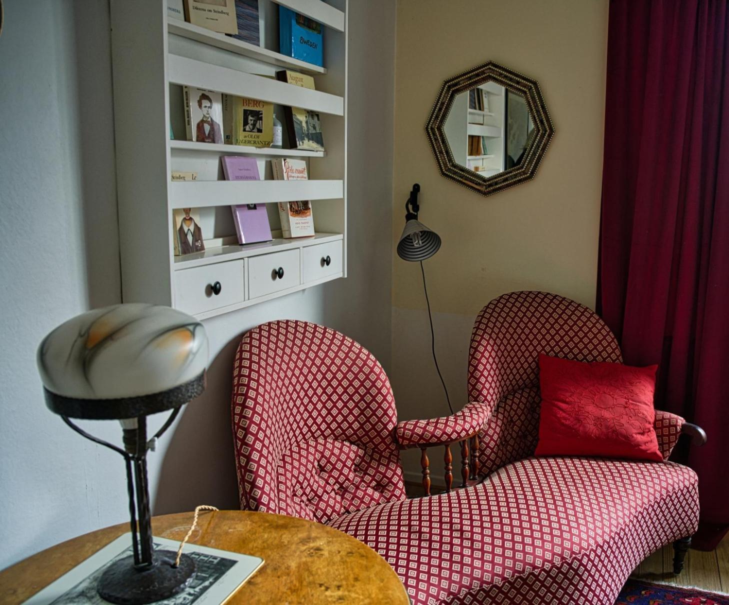 Bed And Books Pa Oesterlens Gaesthaerbaerge Glemminge Exterior photo