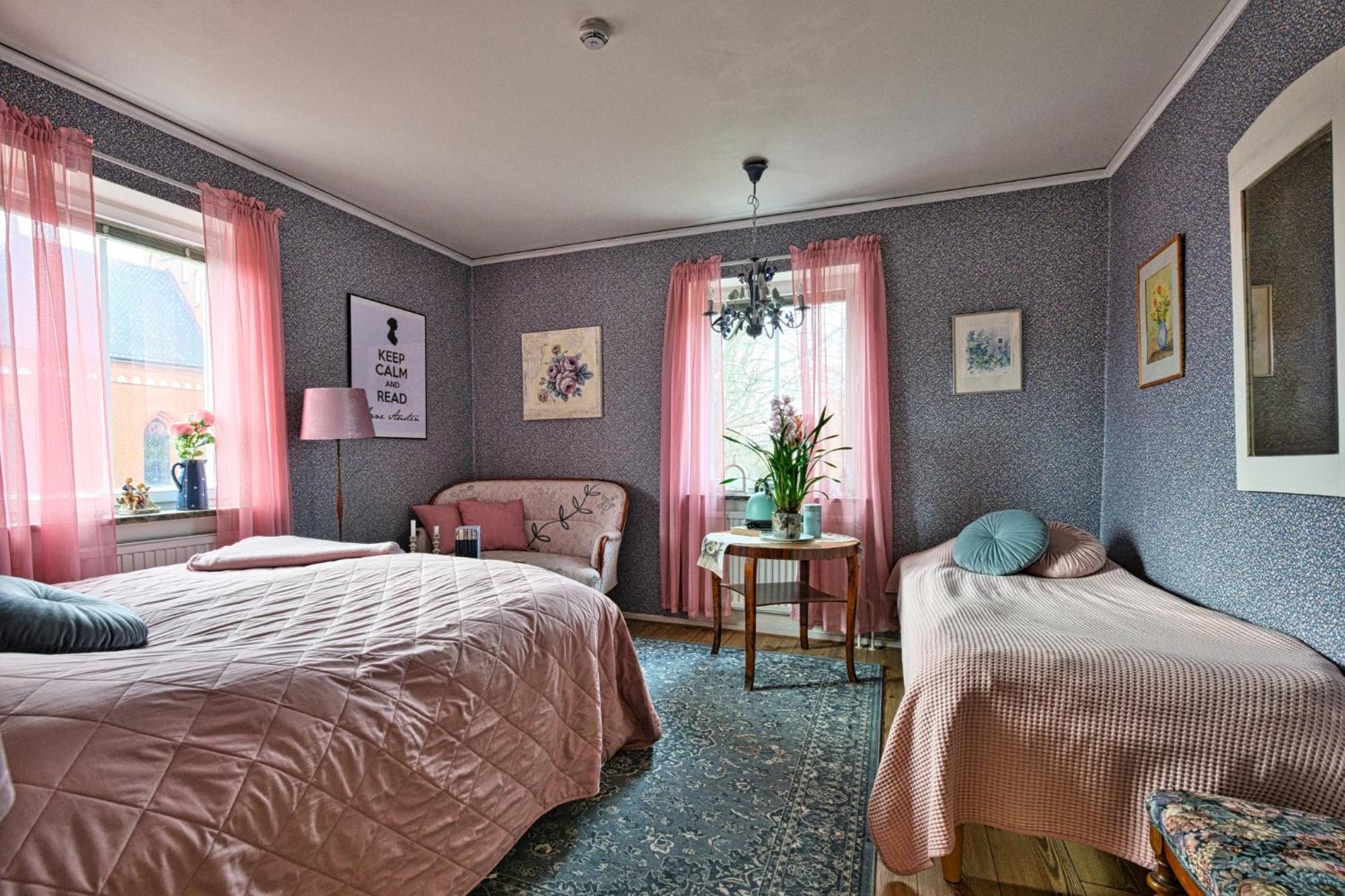 Bed And Books Pa Oesterlens Gaesthaerbaerge Glemminge Exterior photo
